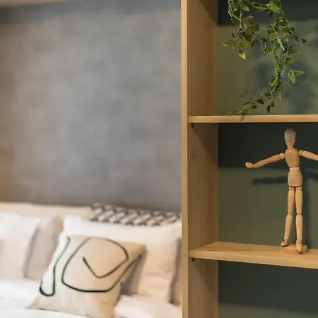 Stylish Urban Apartment *